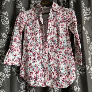 NY&co floral button down top